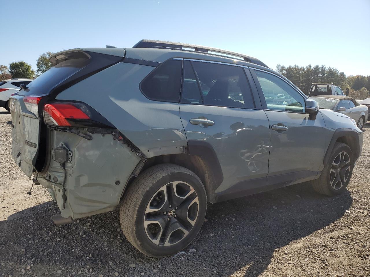 2021 Toyota RAV 4 - Image 3