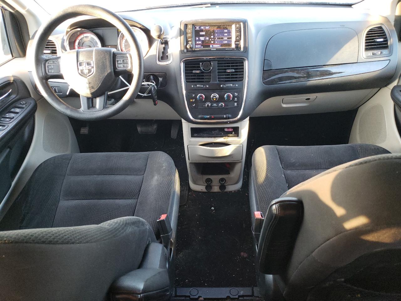 2018 Dodge Caravan - Image 8