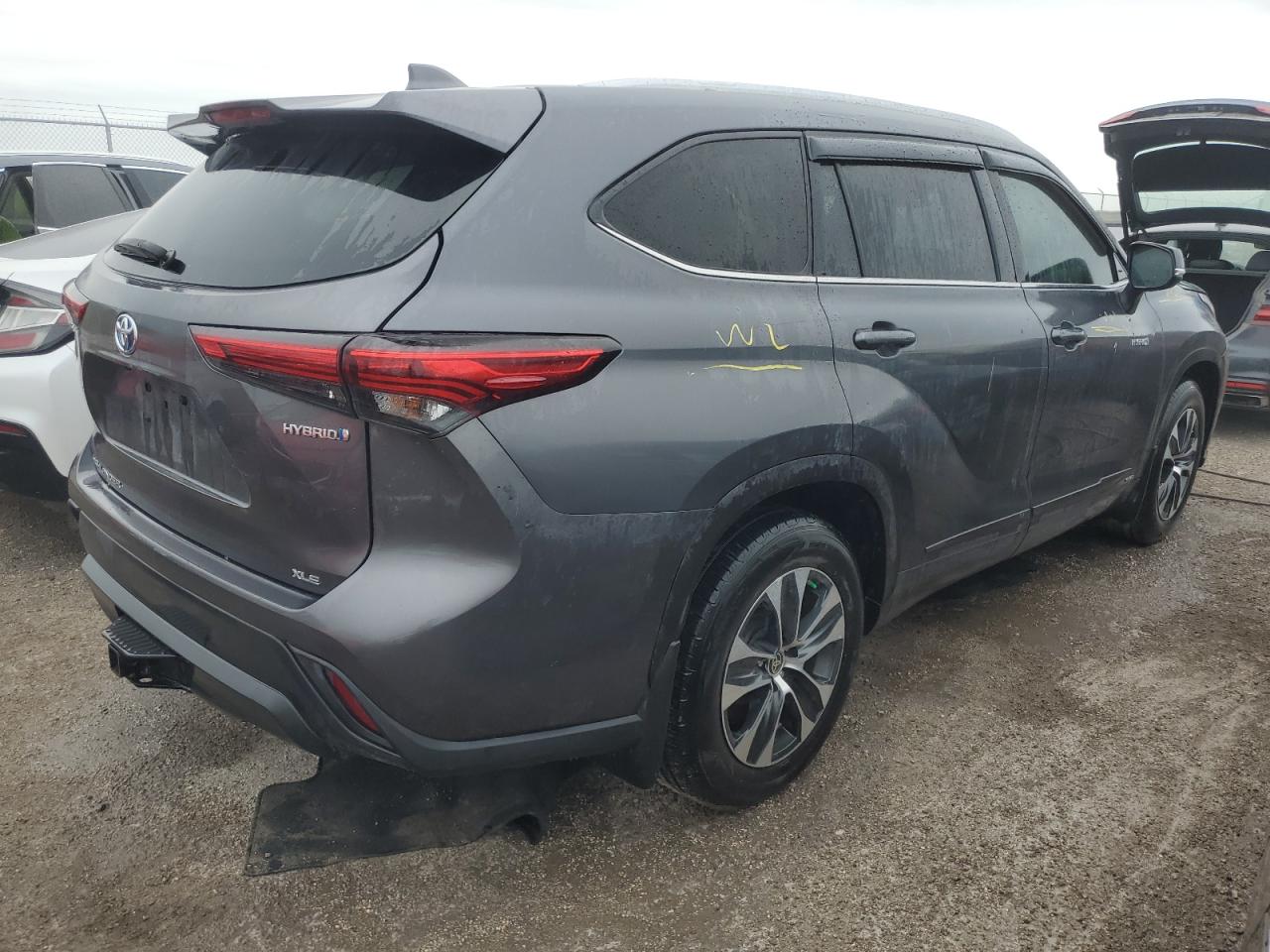 2020 Toyota Highlander - Image 3