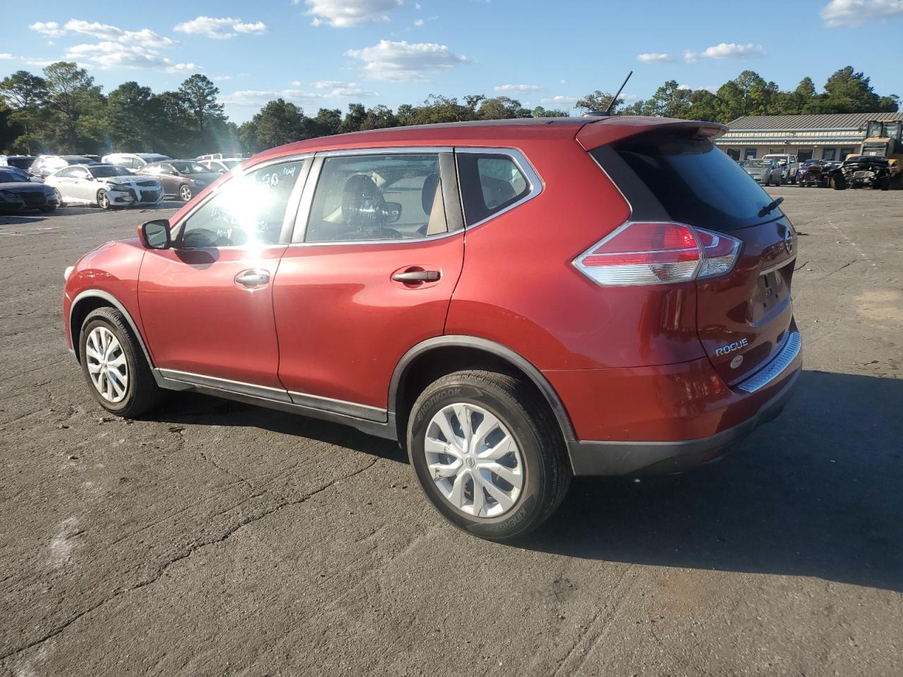2016 Nissan Rogue - Image 2