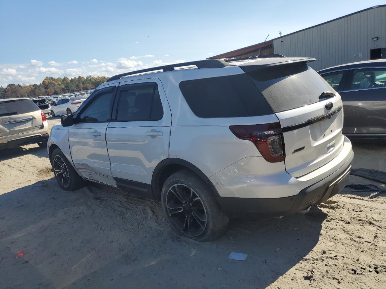 2015 Ford Explorer - Image 2