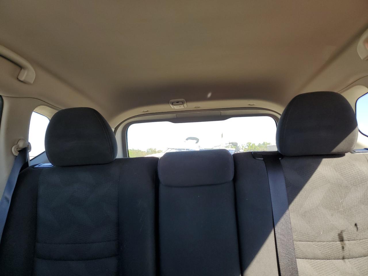2016 Nissan Rogue - Image 10