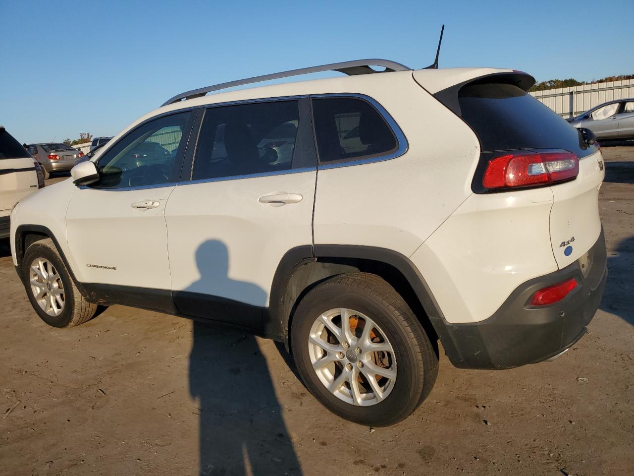 2016 Jeep Cherokee Latitude VIN: 1C4PJMCS9GW368216 Lot: 77166154