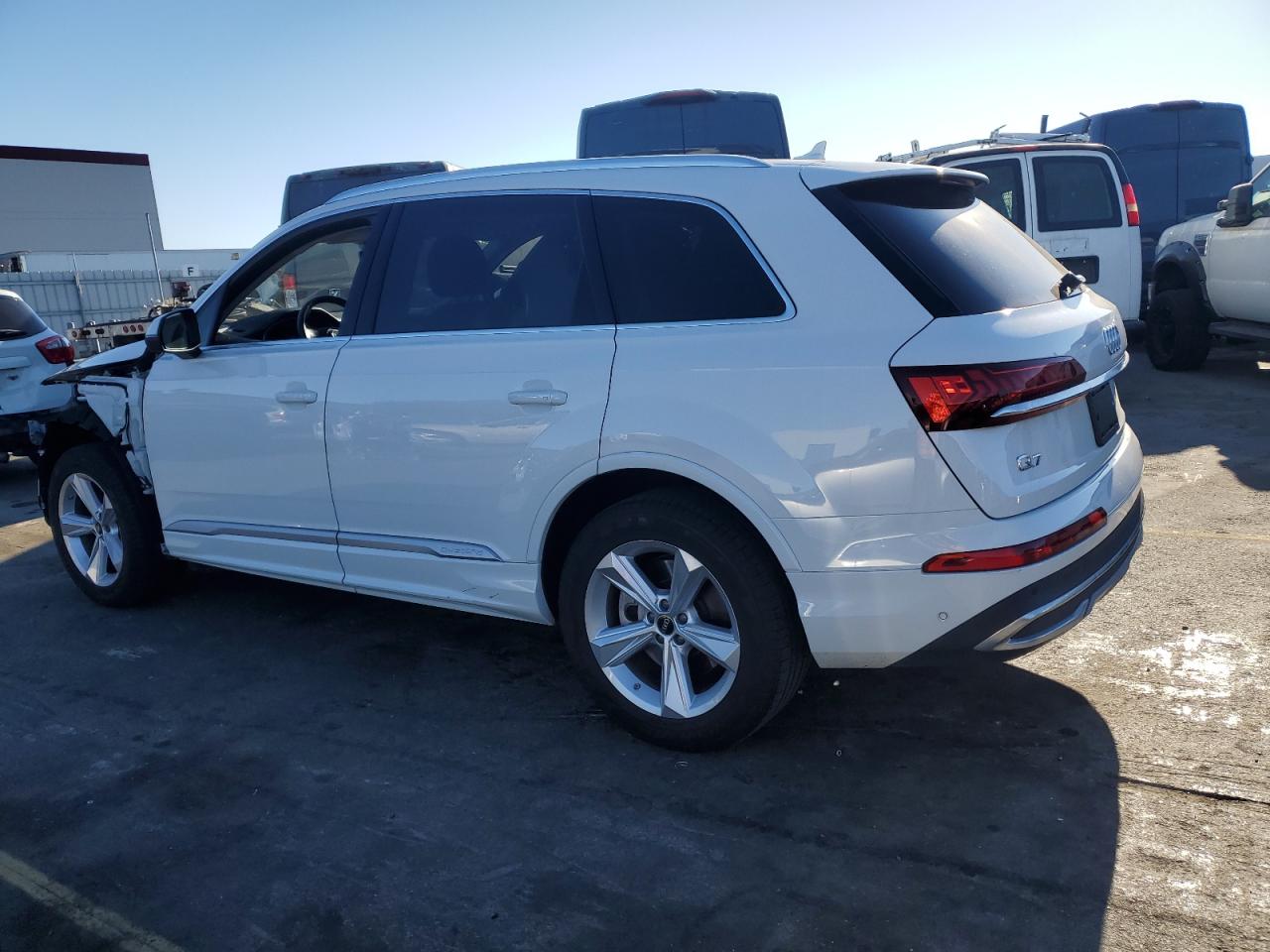 2022 Audi Q7 - Image 2