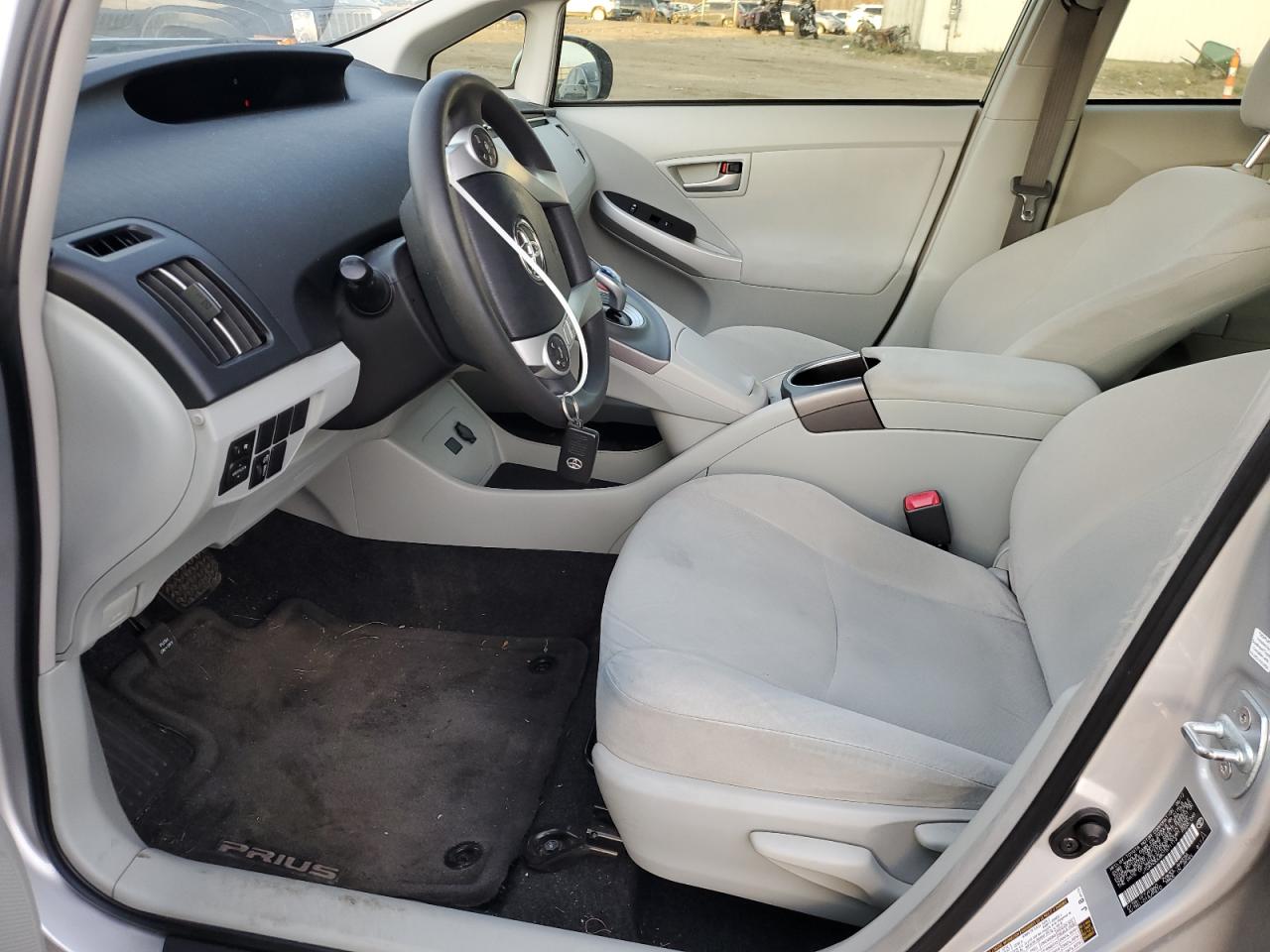 2012 Toyota Prius - Image 7