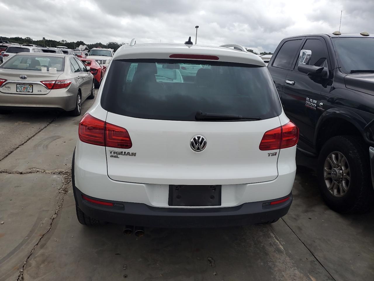 WVGVV7AX9HK010744 2017 Volkswagen Tiguan Sel