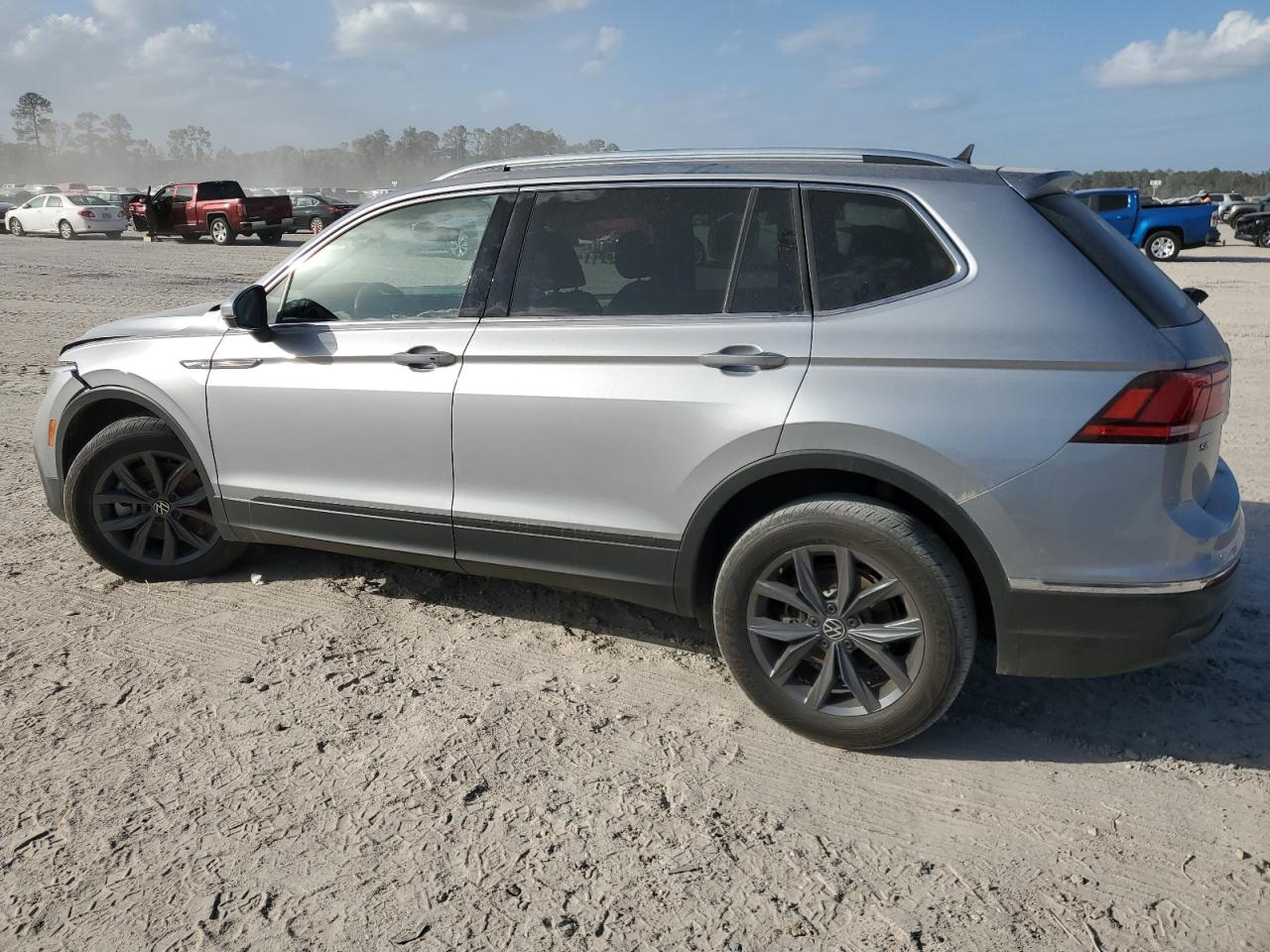 VIN 3VV3B7AX5PM003464 2023 VOLKSWAGEN TIGUAN no.2