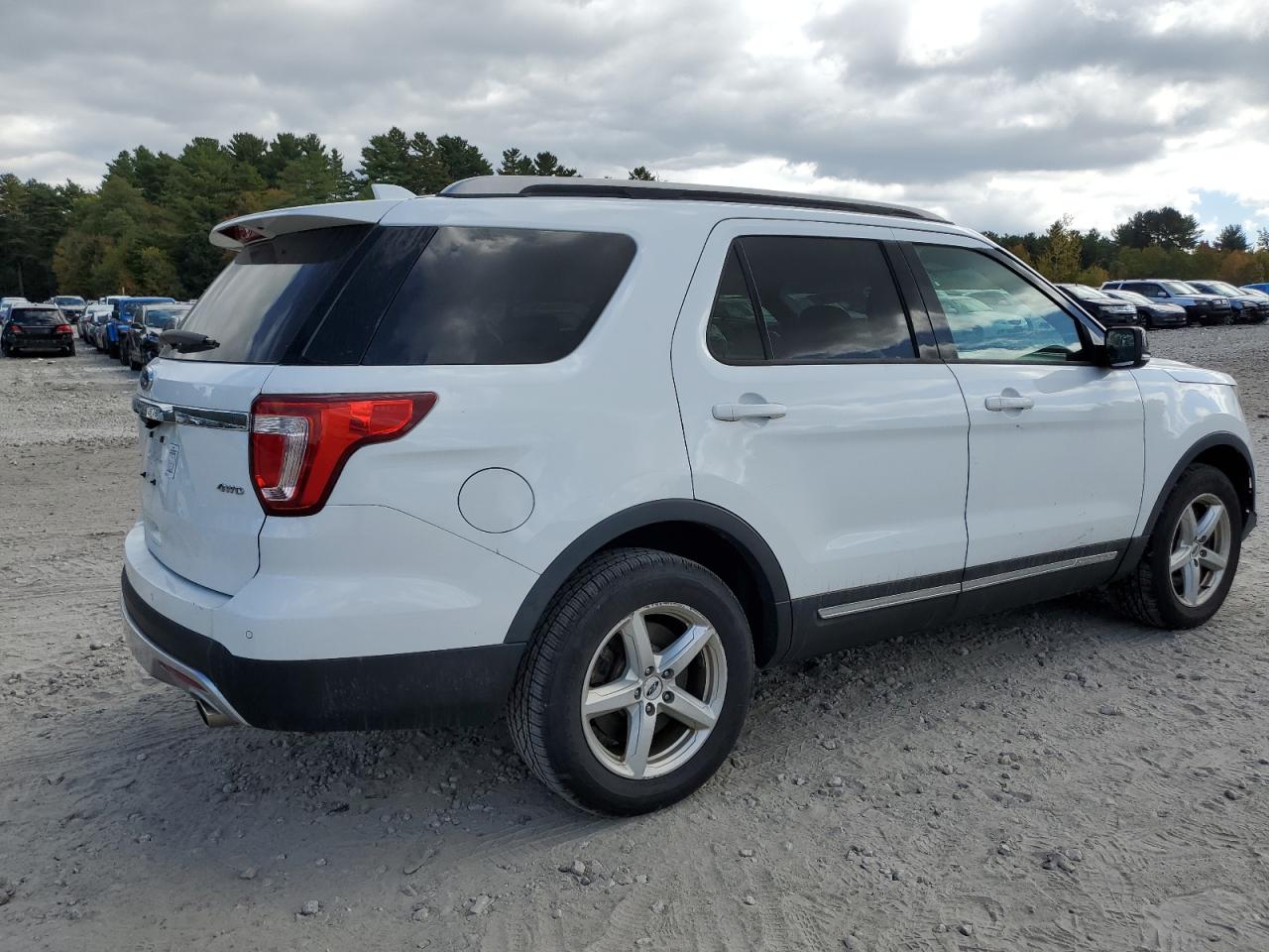 2016 Ford Explorer - Image 3