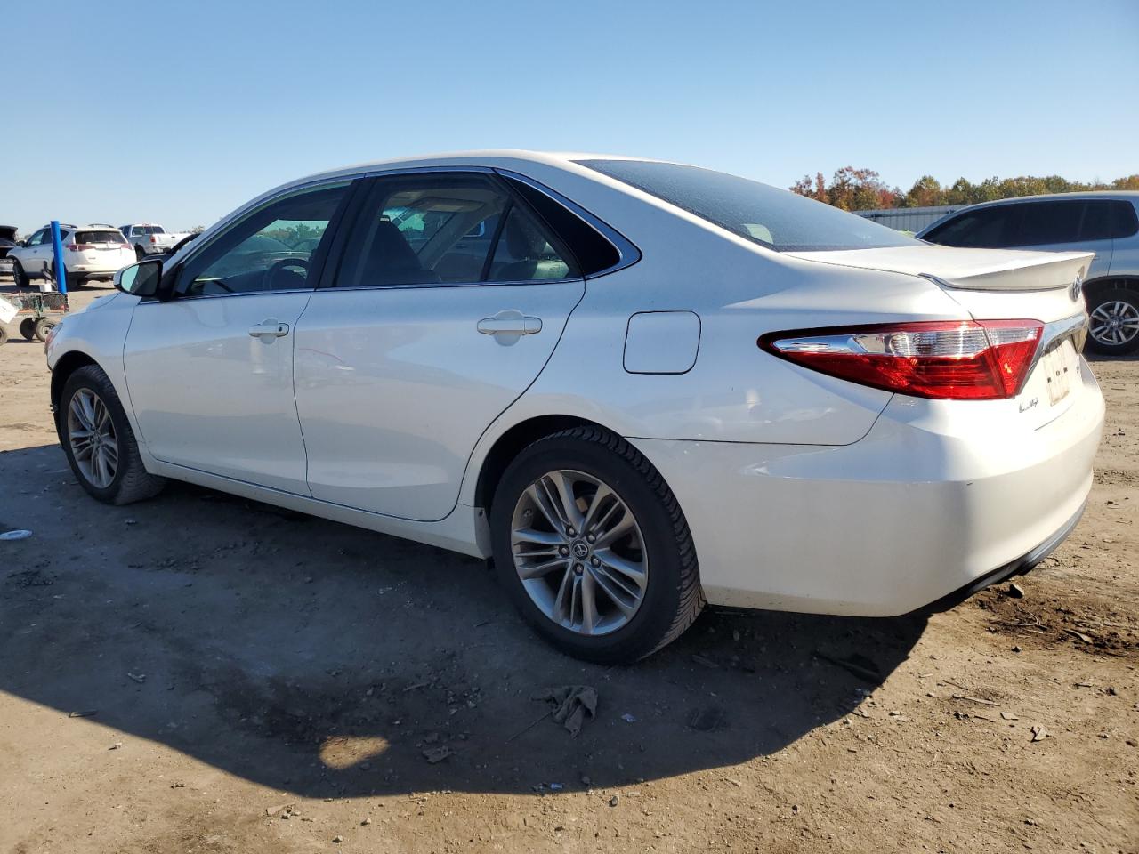 VIN 4T1BF1FK3HU352592 2017 TOYOTA CAMRY no.2