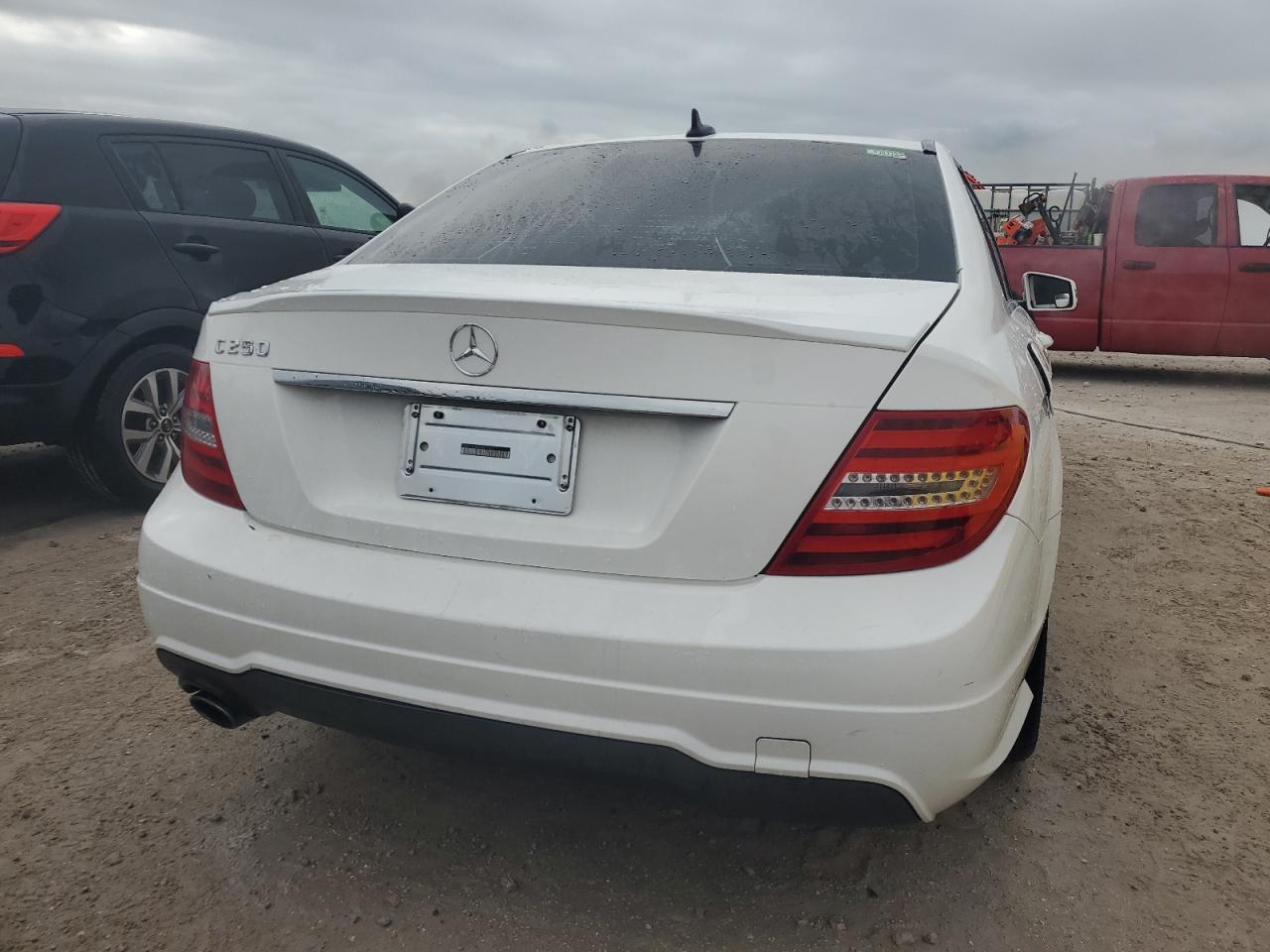 2013 Mercedes-Benz C 250 VIN: WDDGF4HB2DA870025 Lot: 76257084