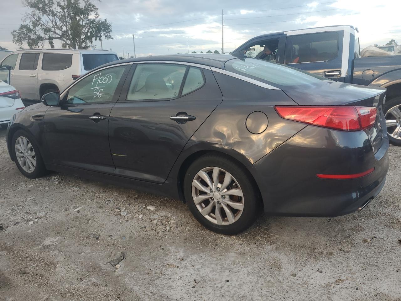 5XXGN4A75FG516333 2015 KIA OPTIMA - Image 2