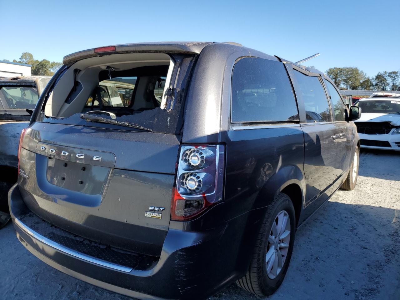 2018 Dodge Caravan - Image 2