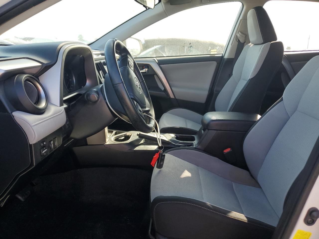 2018 Toyota RAV 4 - Image 7