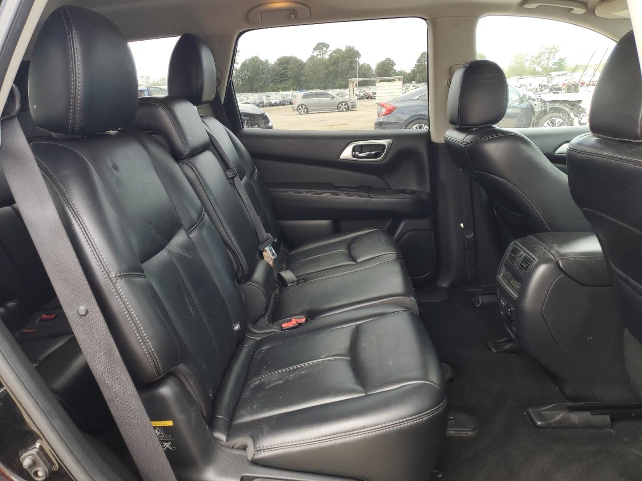 2017 Nissan Pathfinder - Image 11
