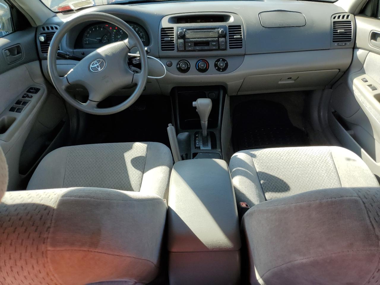 2003 Toyota Camry Le VIN: 4T1BE30K13U738749 Lot: 76231784