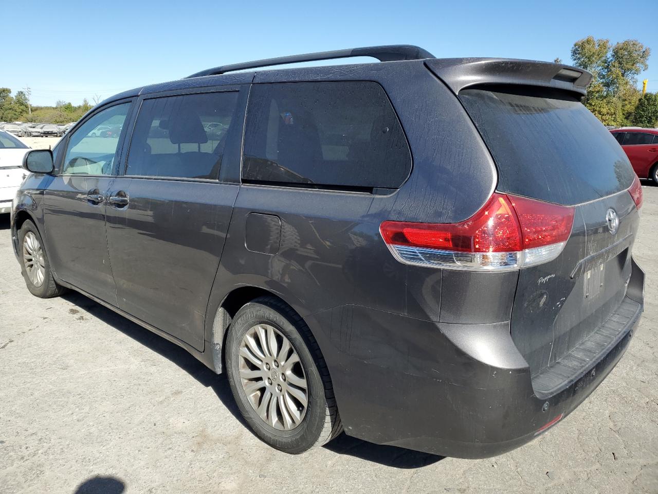 2012 Toyota Sienna Xle VIN: 5TDYK3DC5CS205821 Lot: 74615544