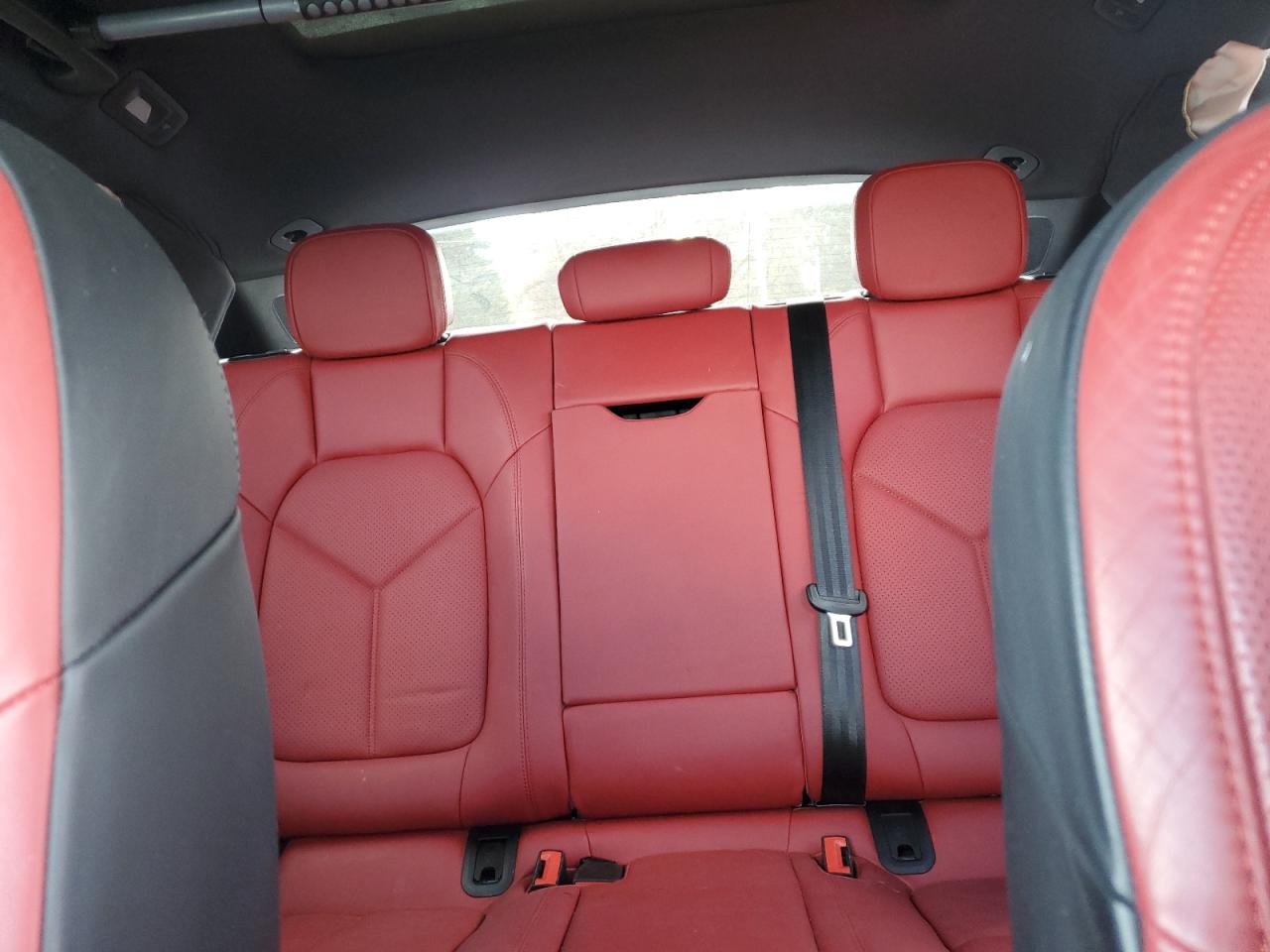2019 Porsche Macan - Image 10