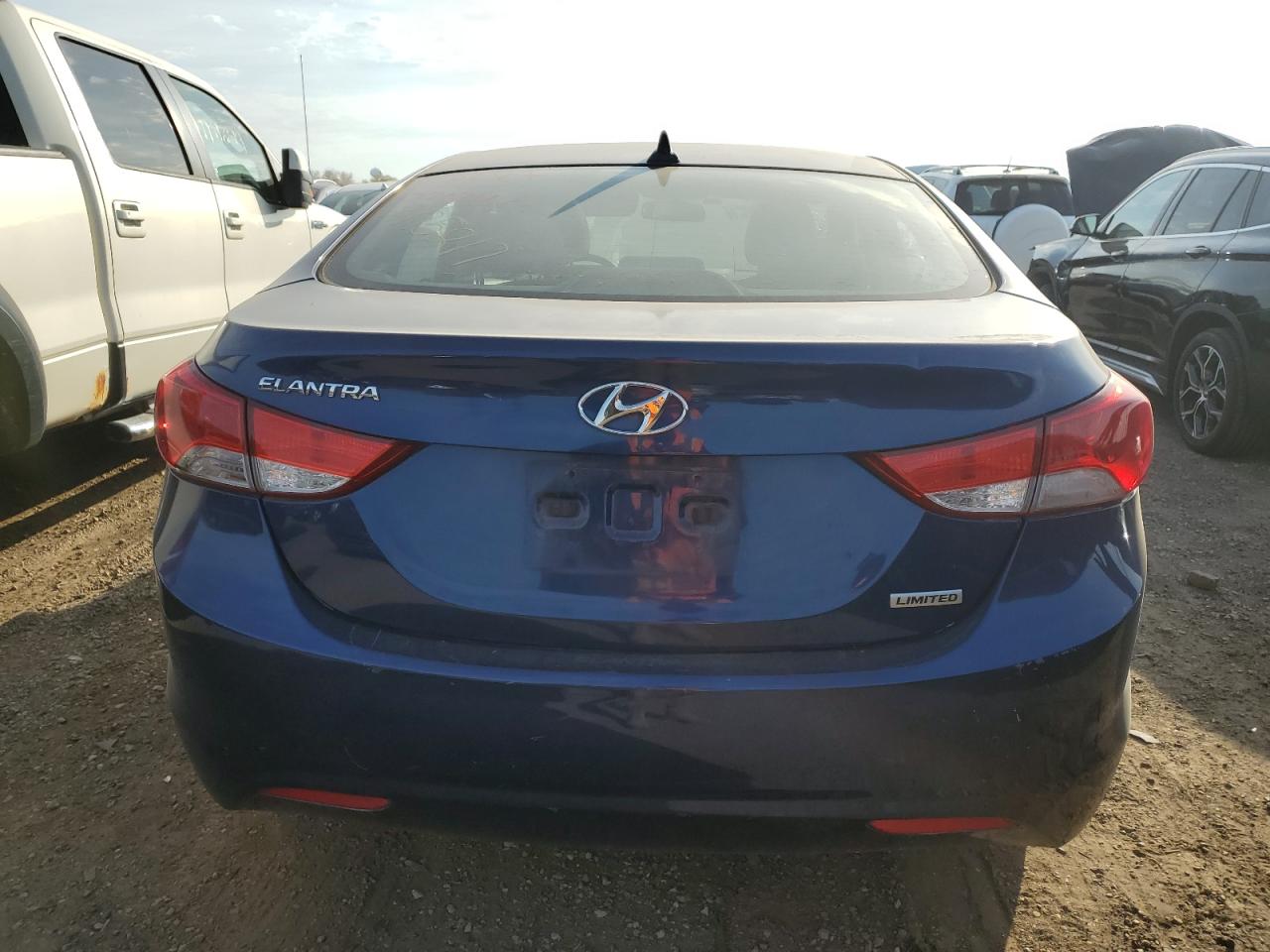 2013 Hyundai Elantra - Image 6