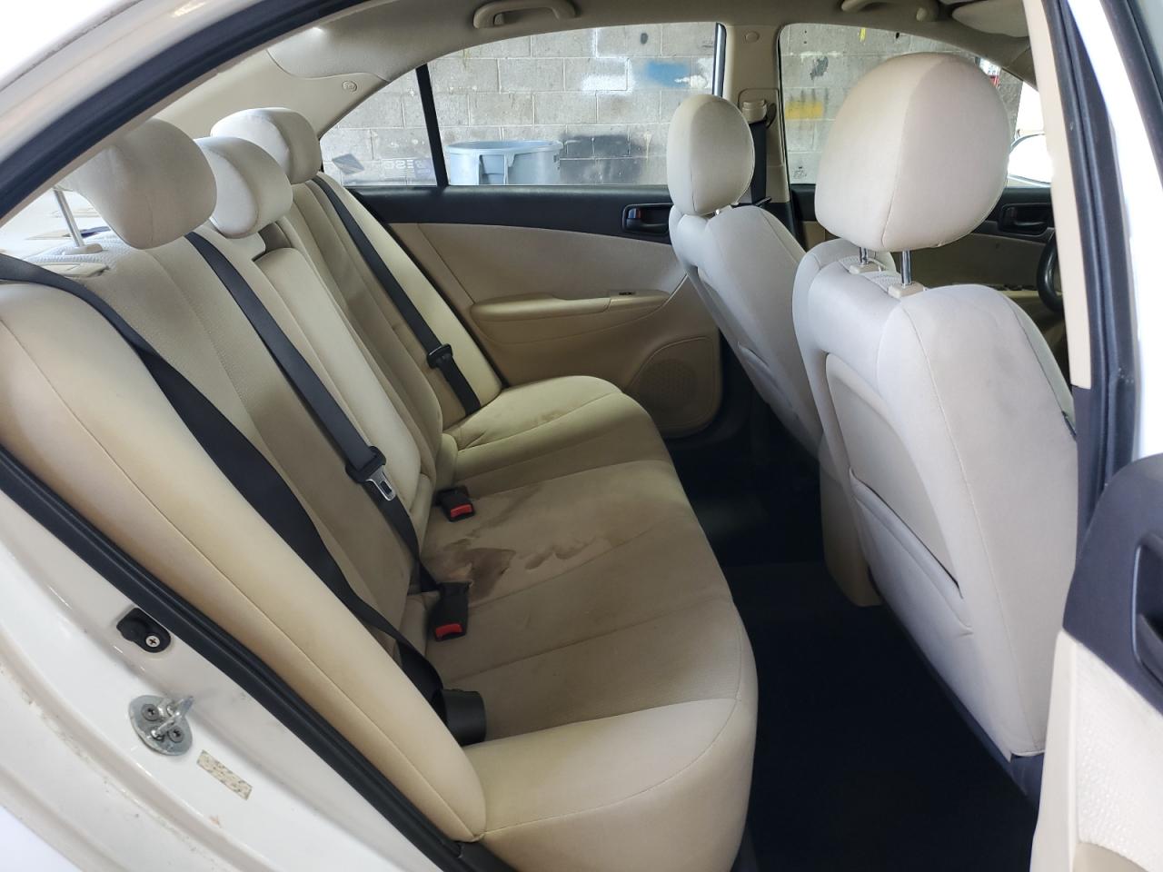 2010 Hyundai Sonata - Image 11