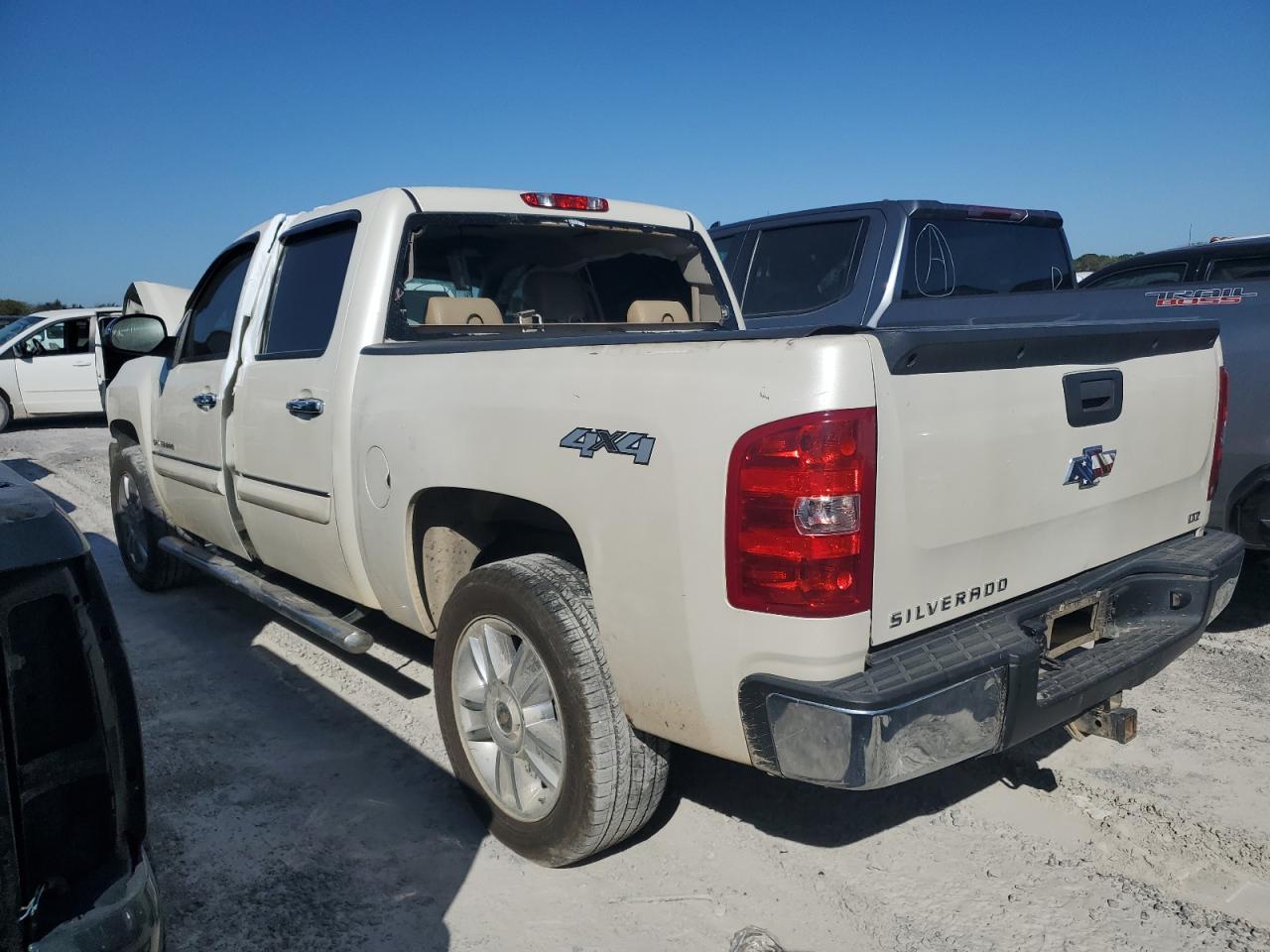 2013 Chevrolet Silverado - Image 2
