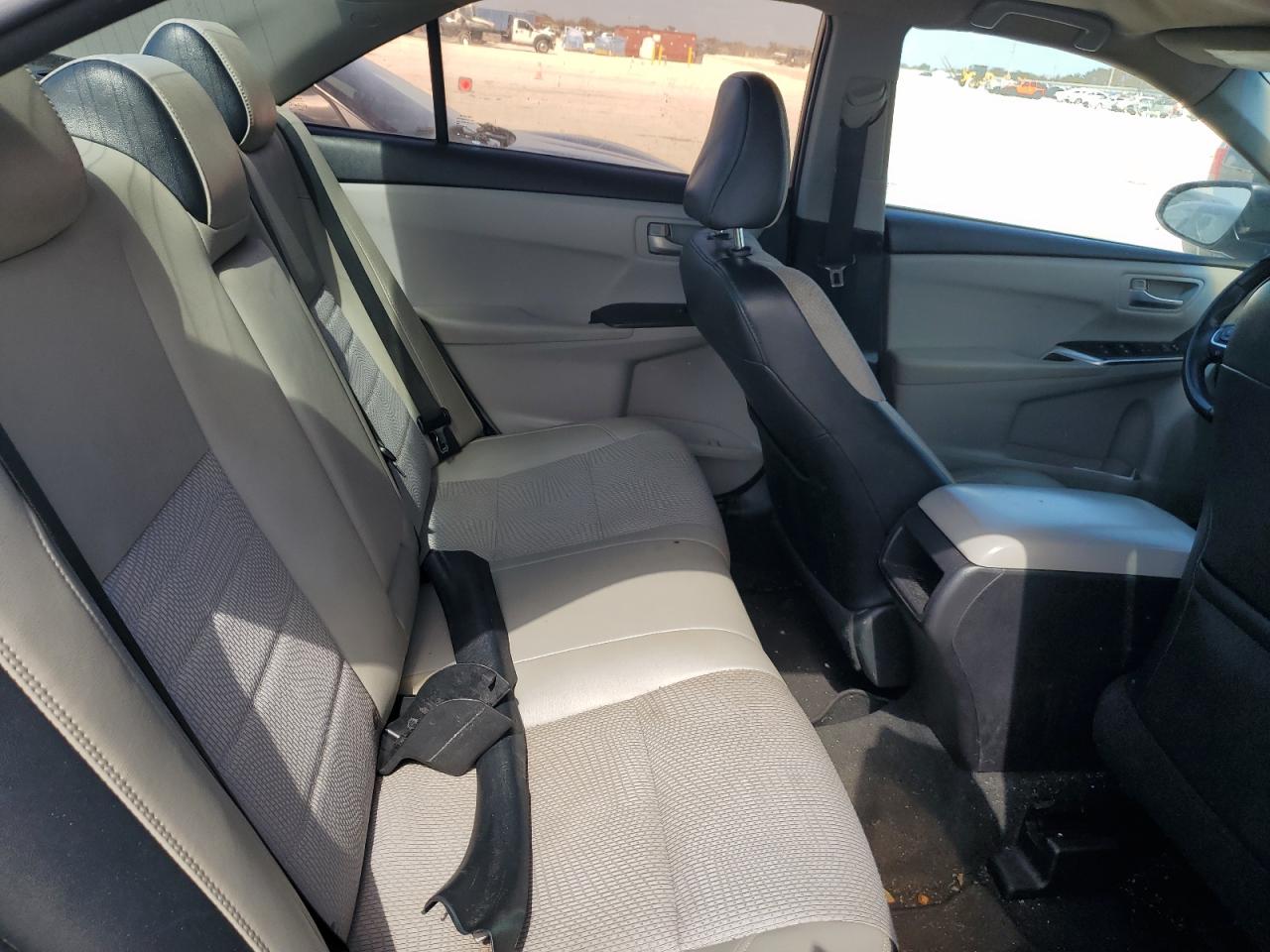 2017 Toyota Camry - Image 10