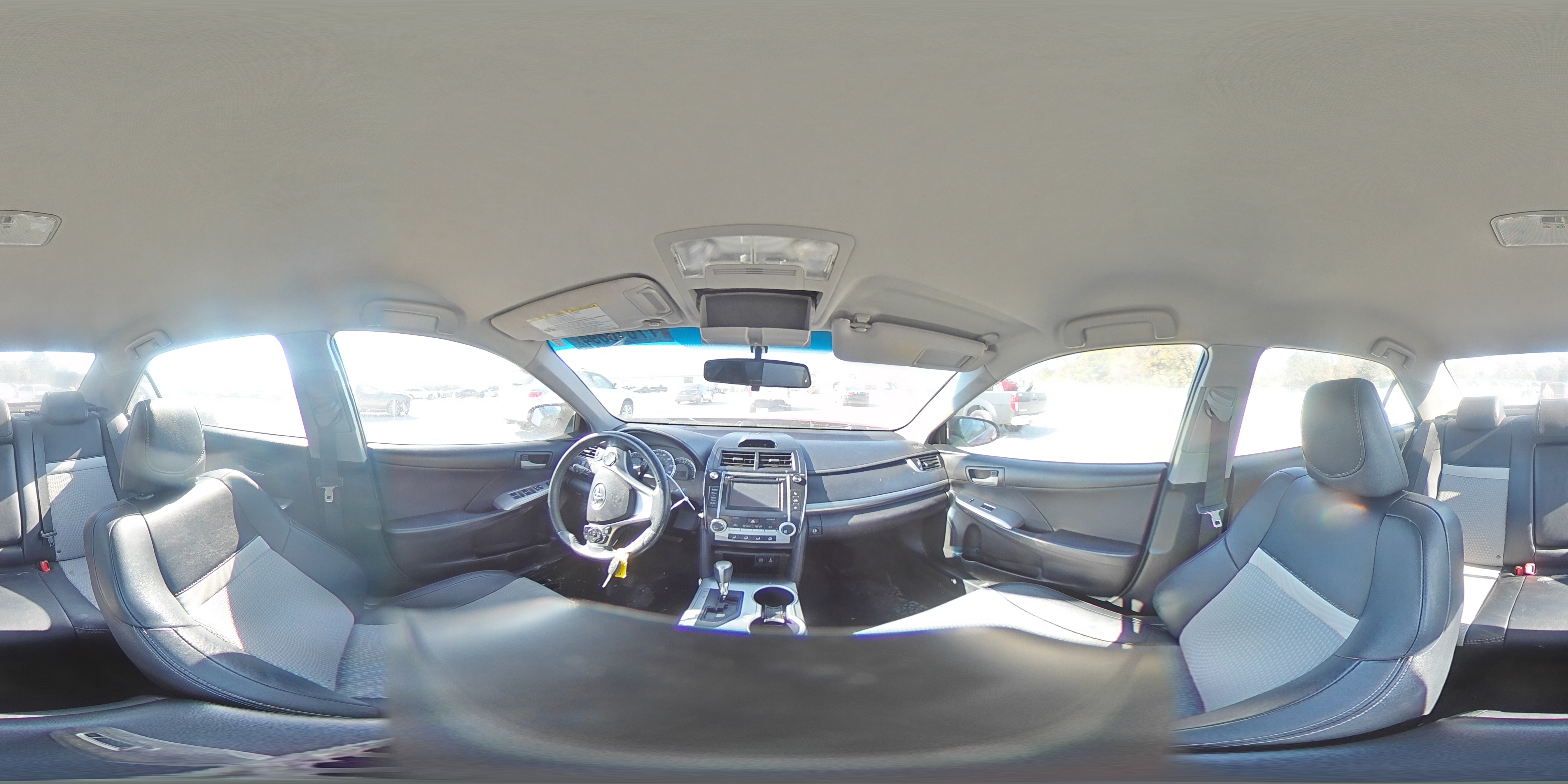 2014 Toyota Camry - Image 13