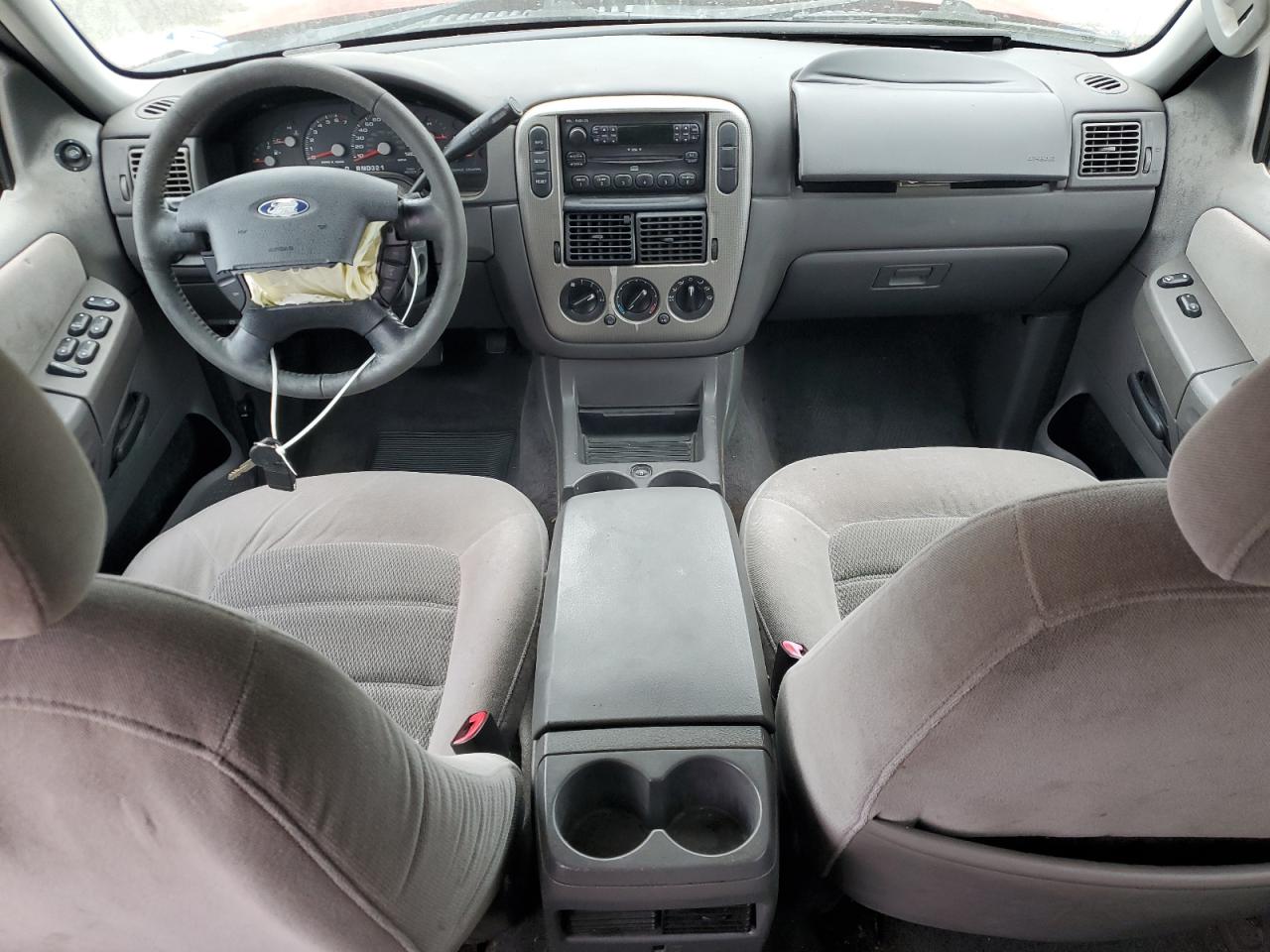 2005 Ford Explorer - Image 8