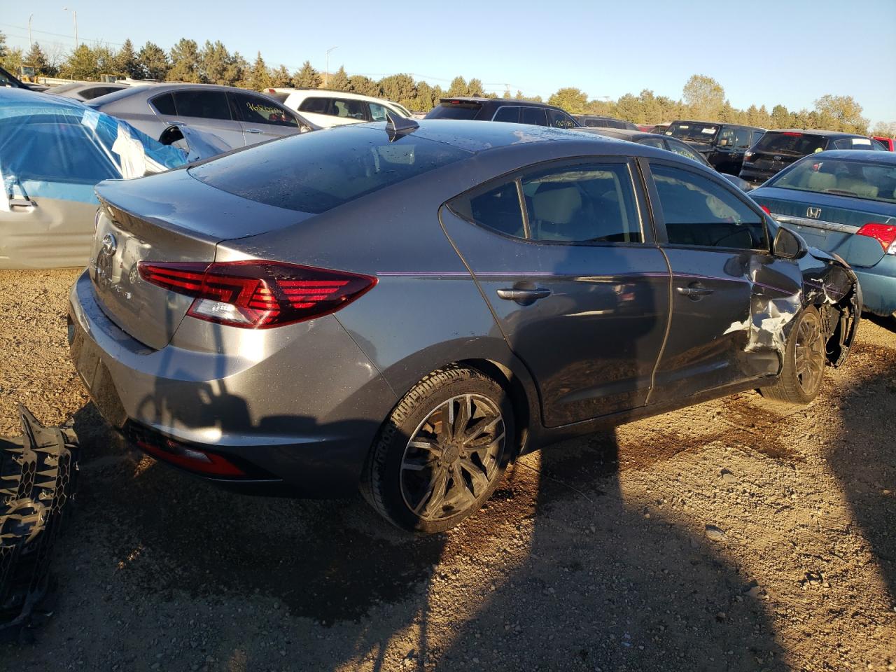 2019 Hyundai Elantra - Image 3