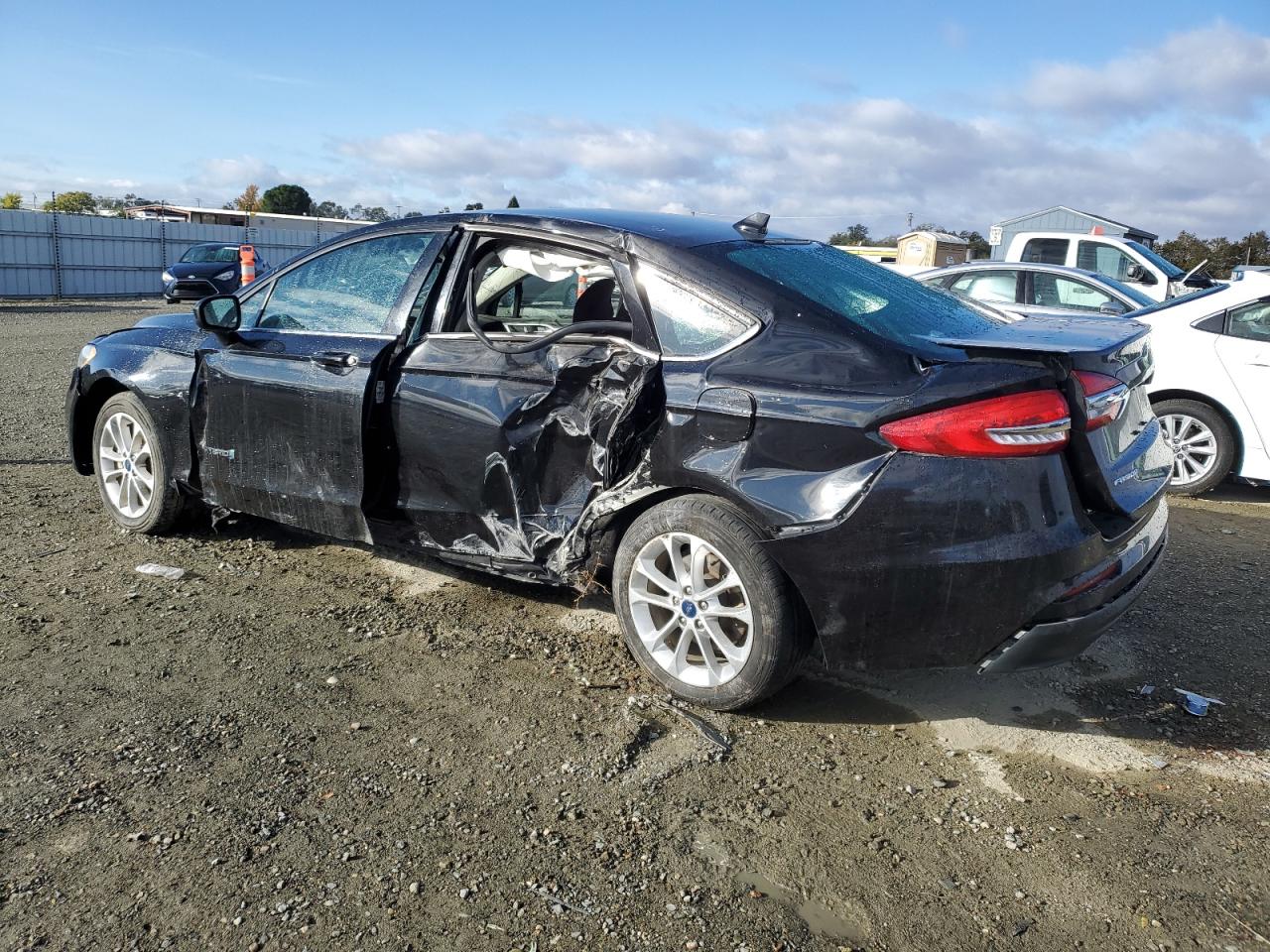 VIN 3FA6P0LU5KR265476 2019 FORD FUSION no.2