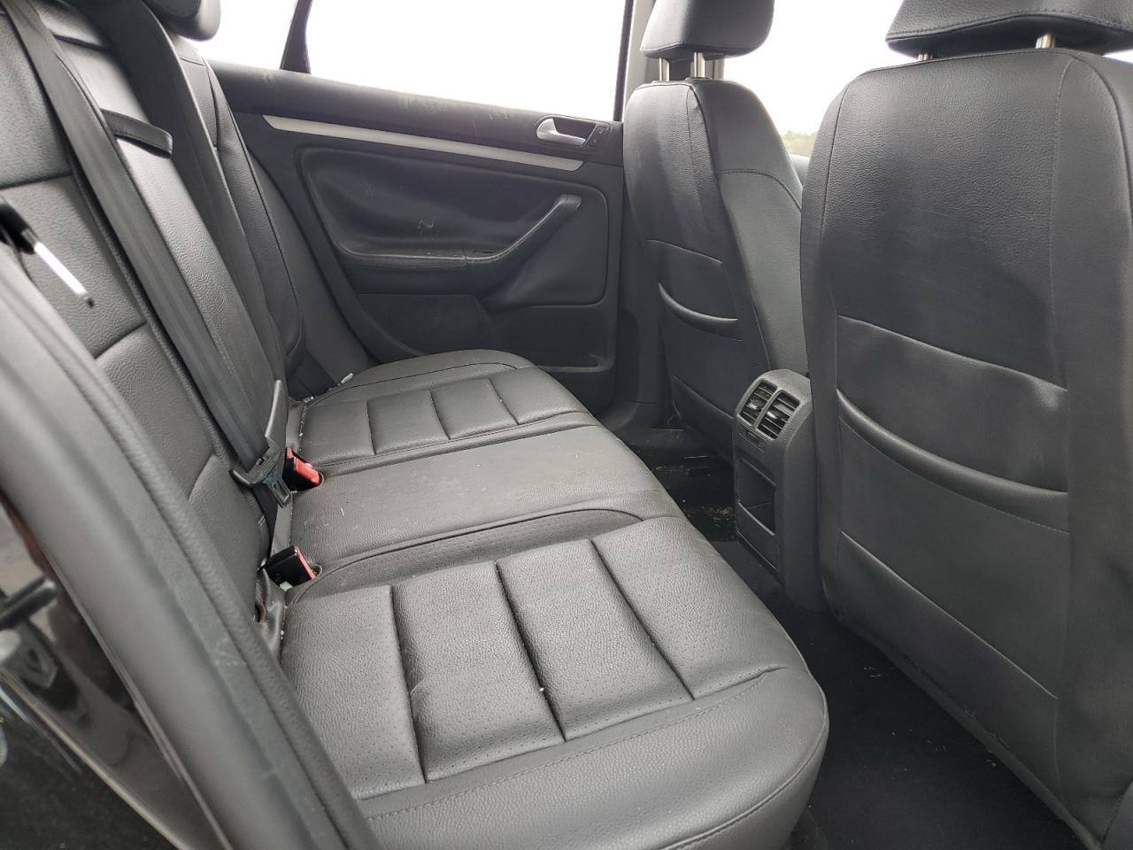 2008 Volkswagen Jetta - Image 10