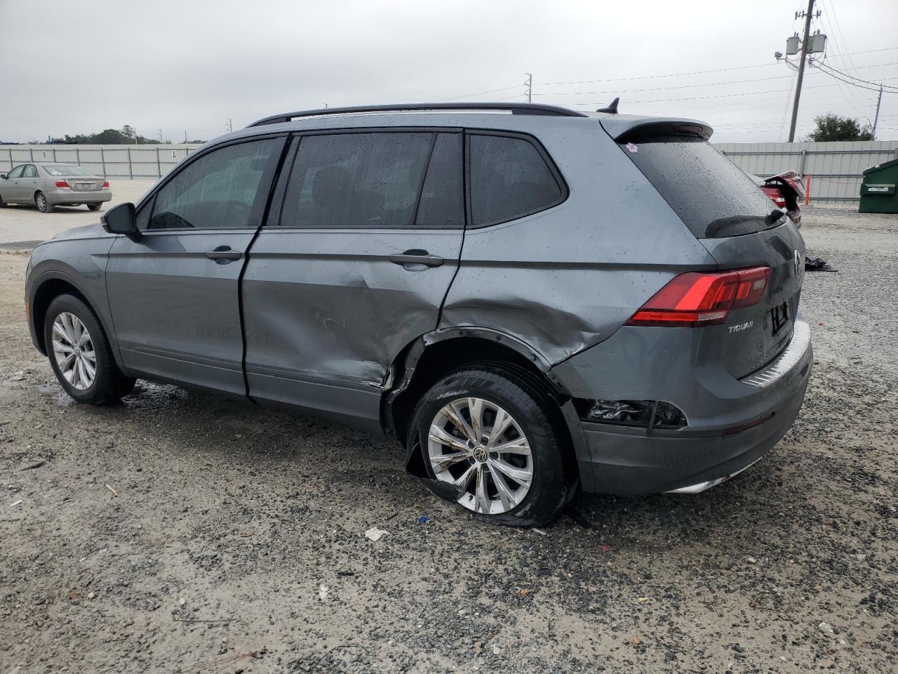 2020 Volkswagen Tiguan - Image 2