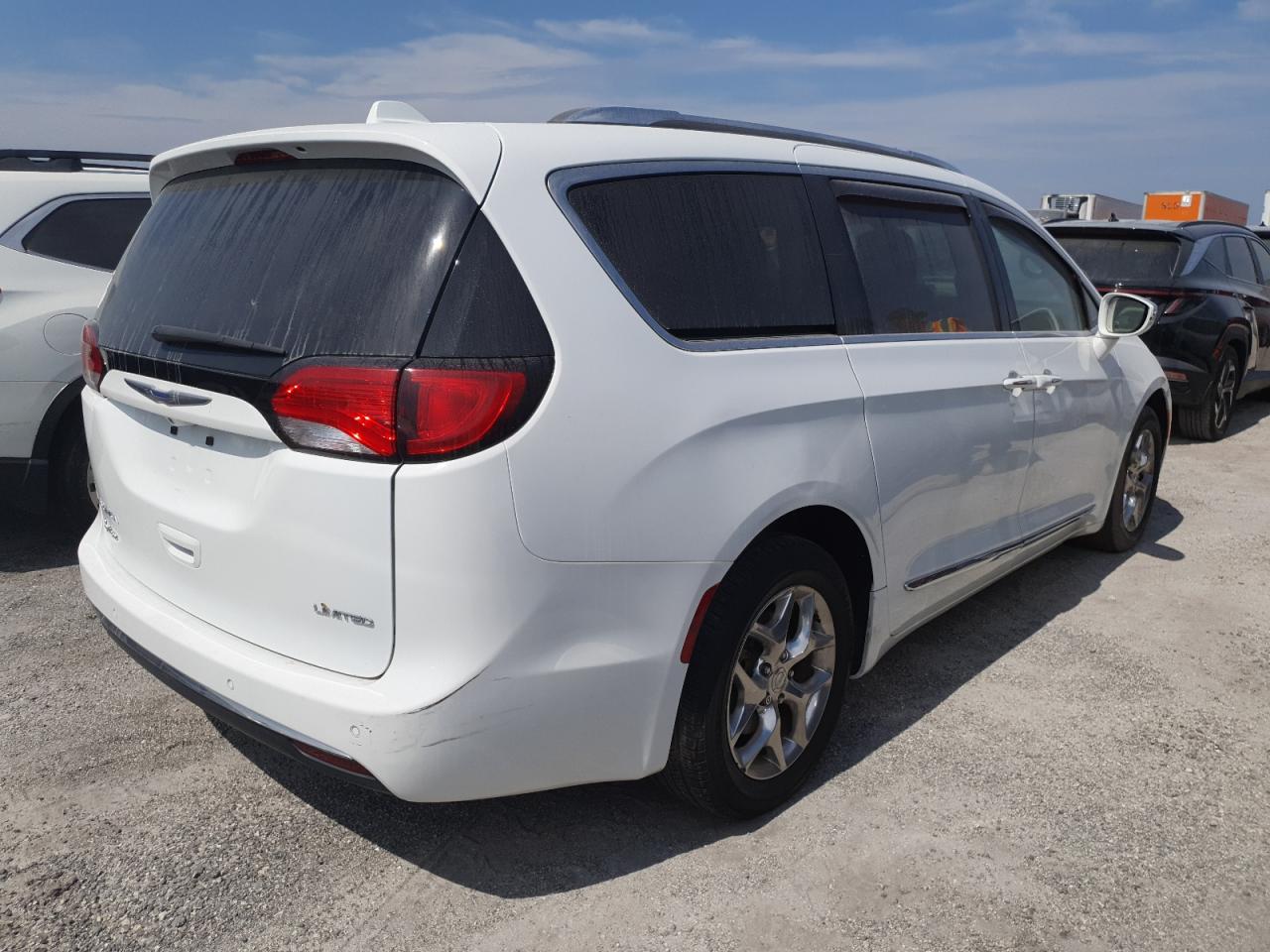 2018 Chrysler Pacifica Limited VIN: 2C4RC1GG0JR188758 Lot: 74938694