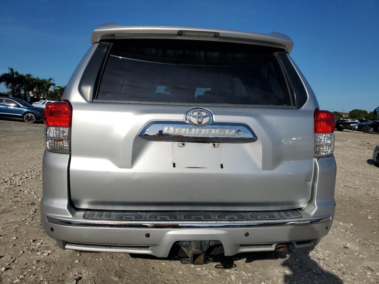 JTEZU5JR0D5062718 2013 Toyota 4Runner Sr5