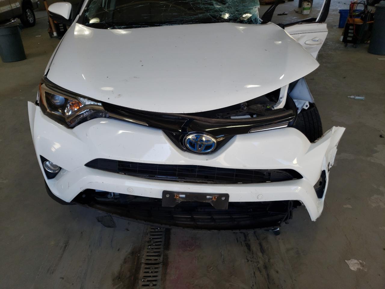 2018 Toyota RAV 4 - Image 12