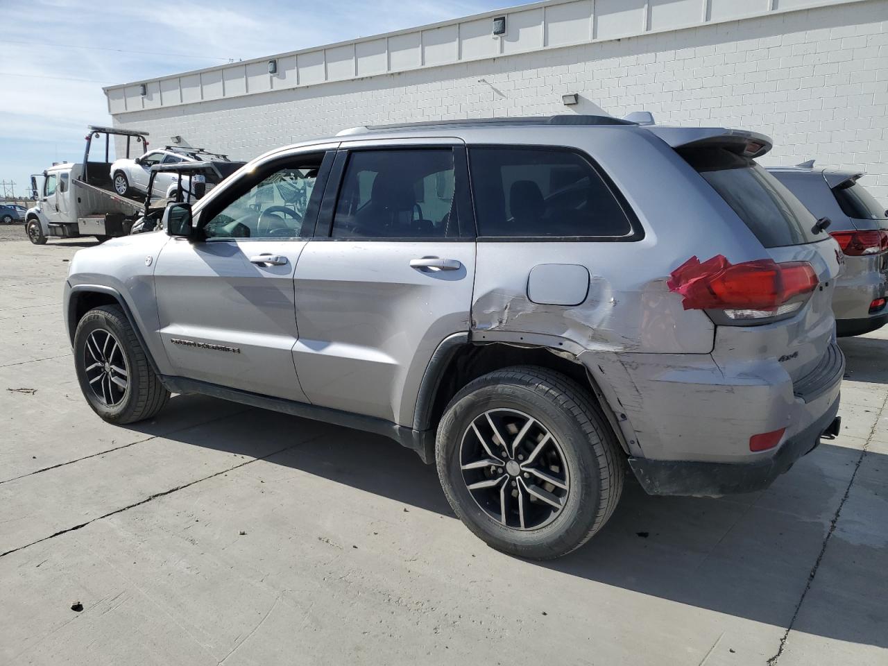 2017 Jeep Grand Cherokee - Image 2
