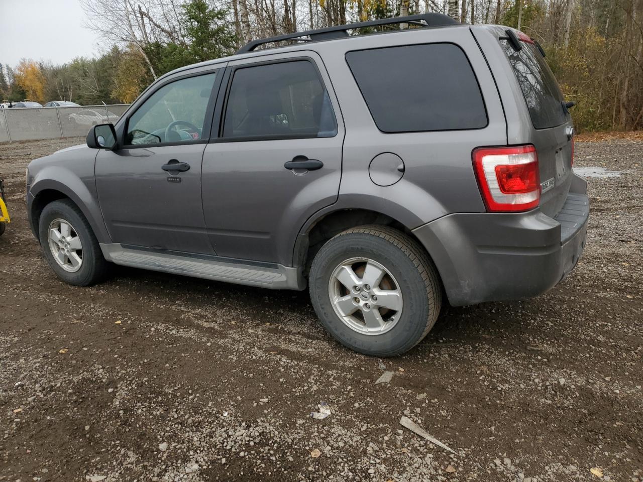 2009 Ford Escape - Image 2