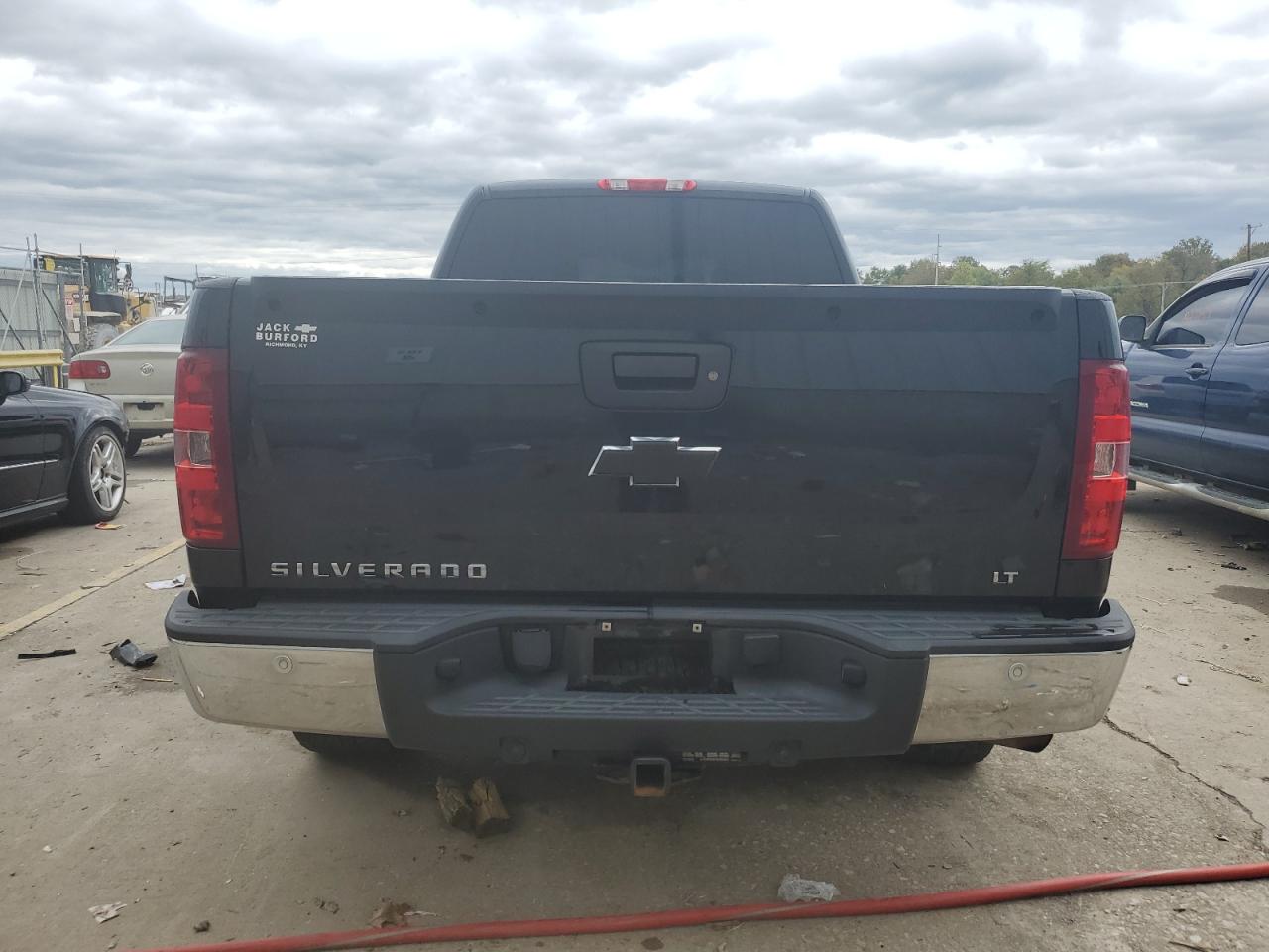 2013 Chevrolet Silverado - Image 6