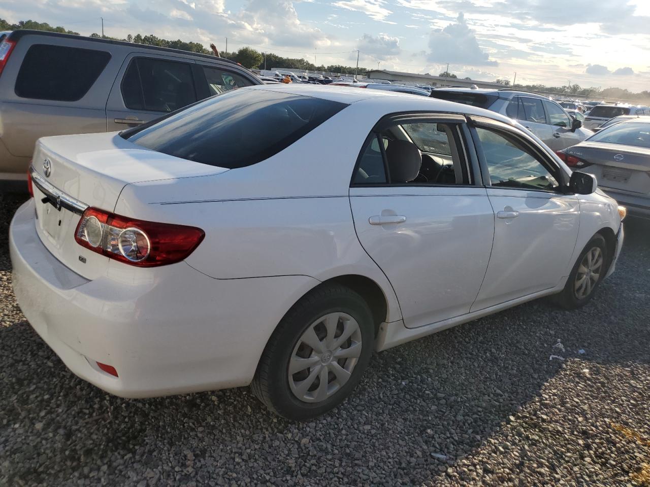 2011 Toyota Corolla - Image 3