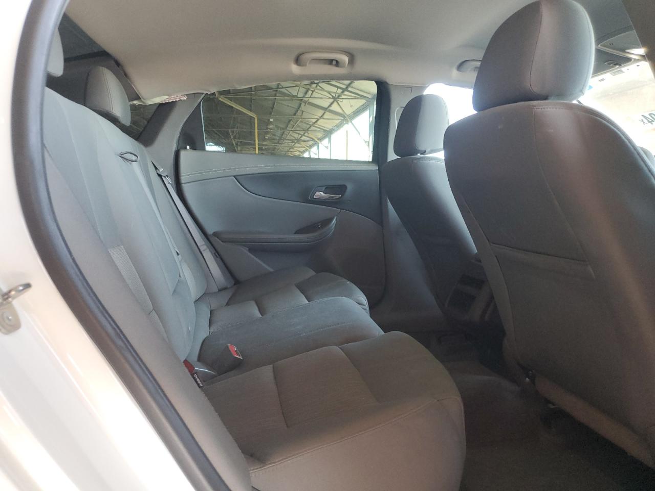 2015 Chevrolet Impala - Image 10