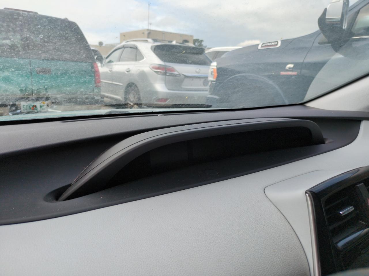 2017 Toyota Prius - Image 9