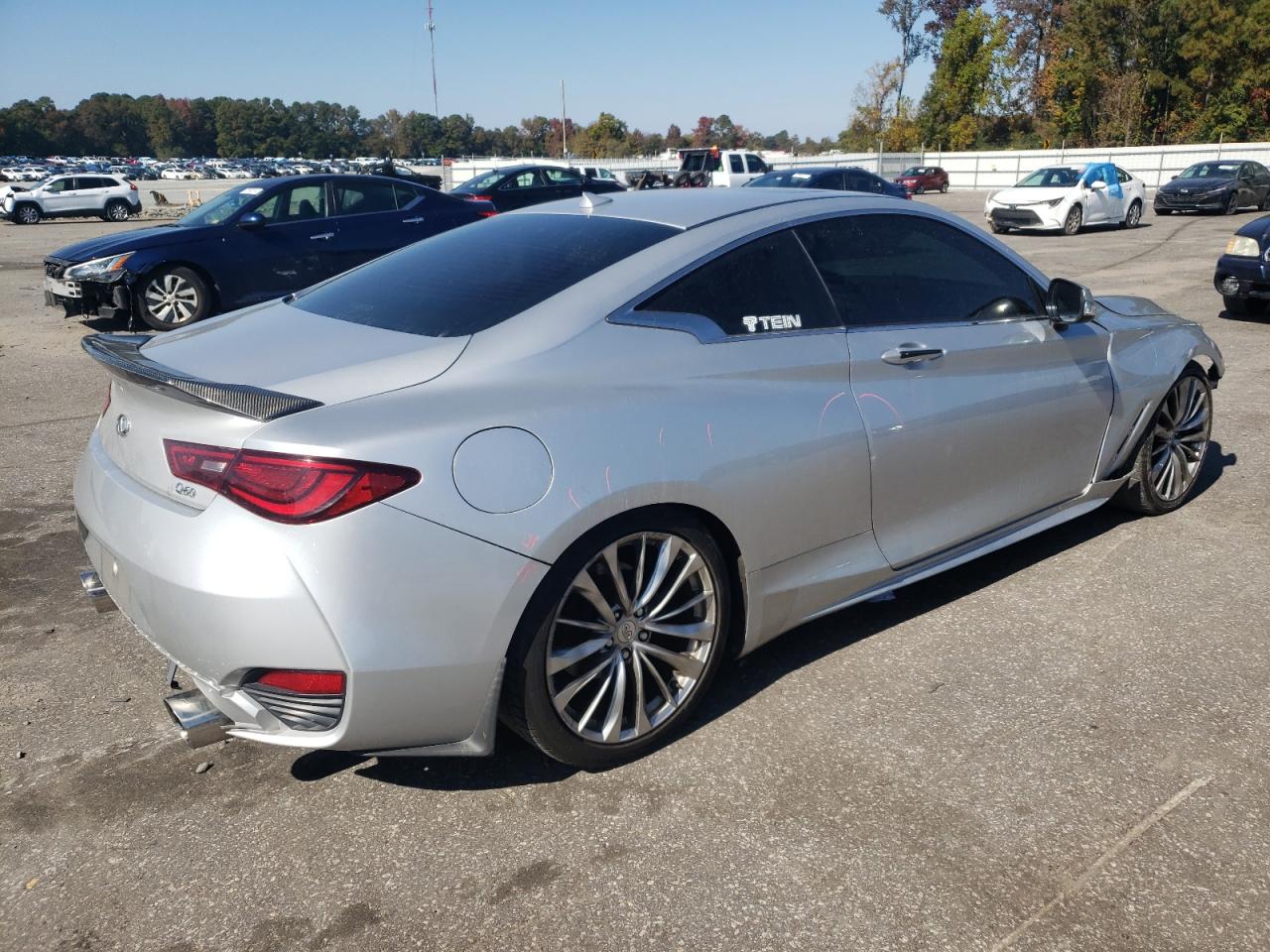 2017 Infiniti Q60 - Image 3