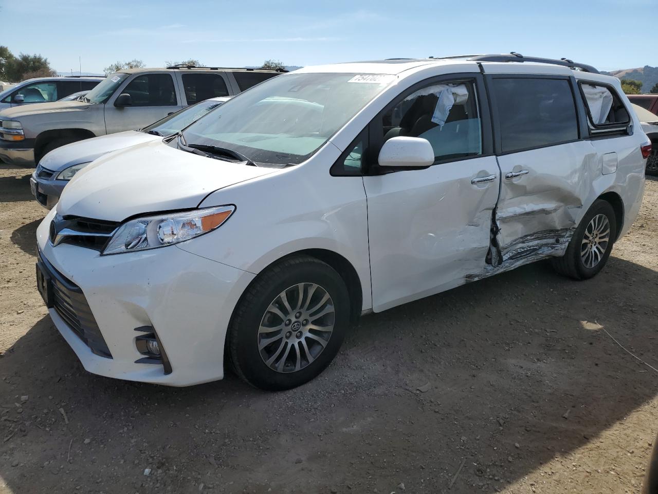 5TDYZ3DC2KS007028 2019 TOYOTA SIENNA - Image 1