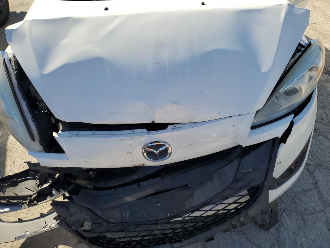 2012 Mazda 5 - Image 12