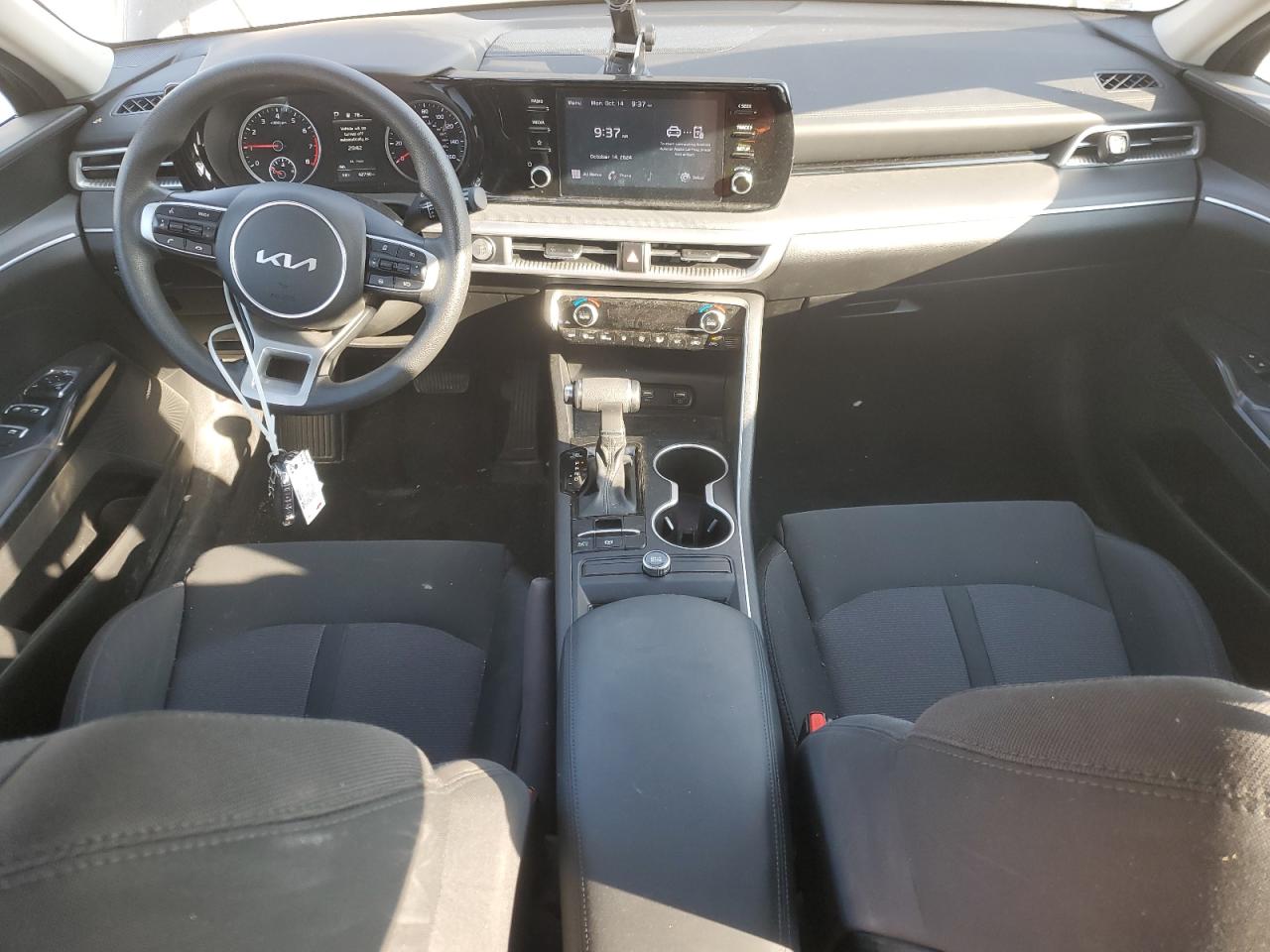 2023 Kia K5 - Image 8