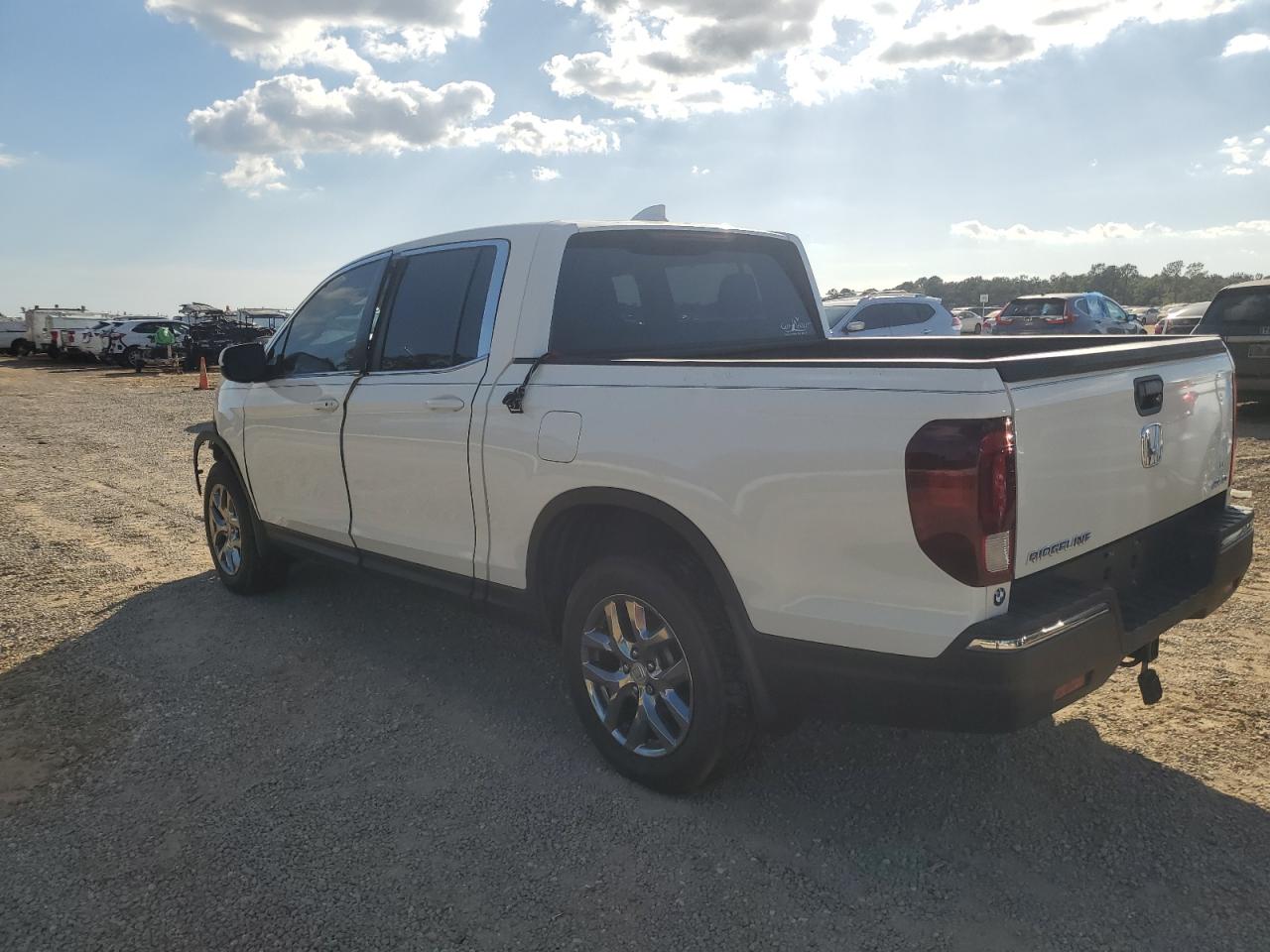 2018 Honda Ridgeline - Image 2