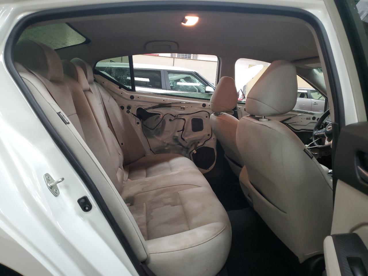 2019 Nissan Altima - Image 10