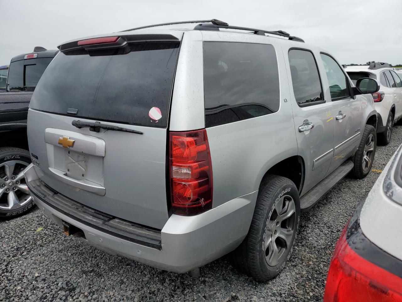 VIN 1GNSCBE06DR237234 2013 CHEVROLET TAHOE no.3