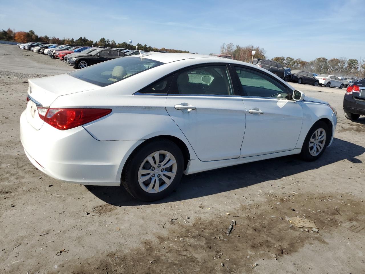 2011 Hyundai Sonata - Image 3