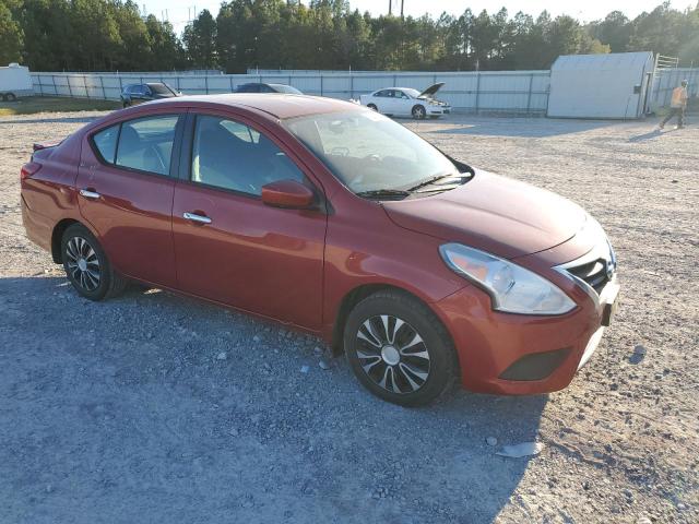  NISSAN VERSA 2015 Красный