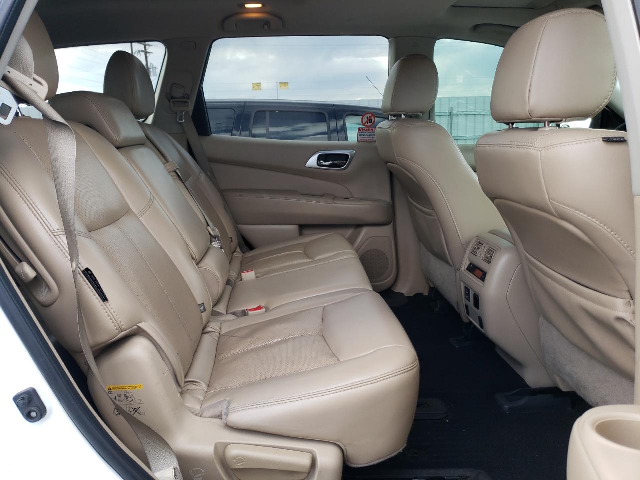2018 Nissan Pathfinder - Image 11